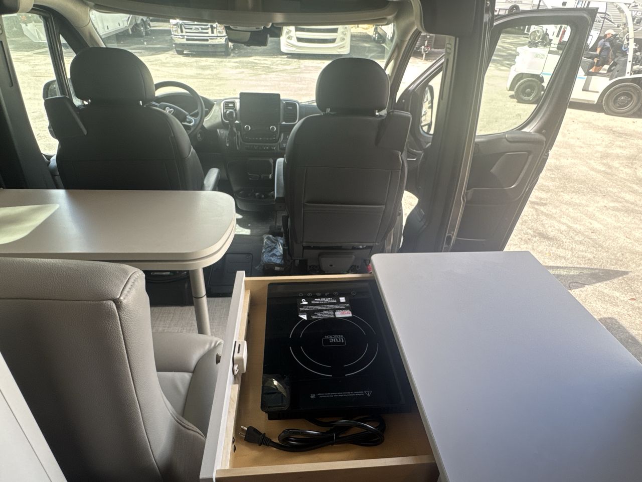 2026 Airstream Rangeline Base