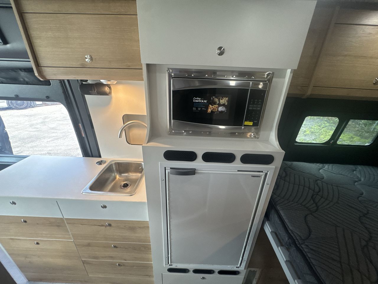 2026 Airstream Rangeline Base