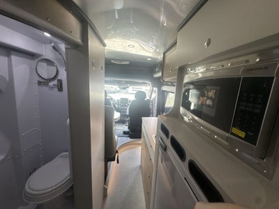 2026 Airstream Rangeline Base