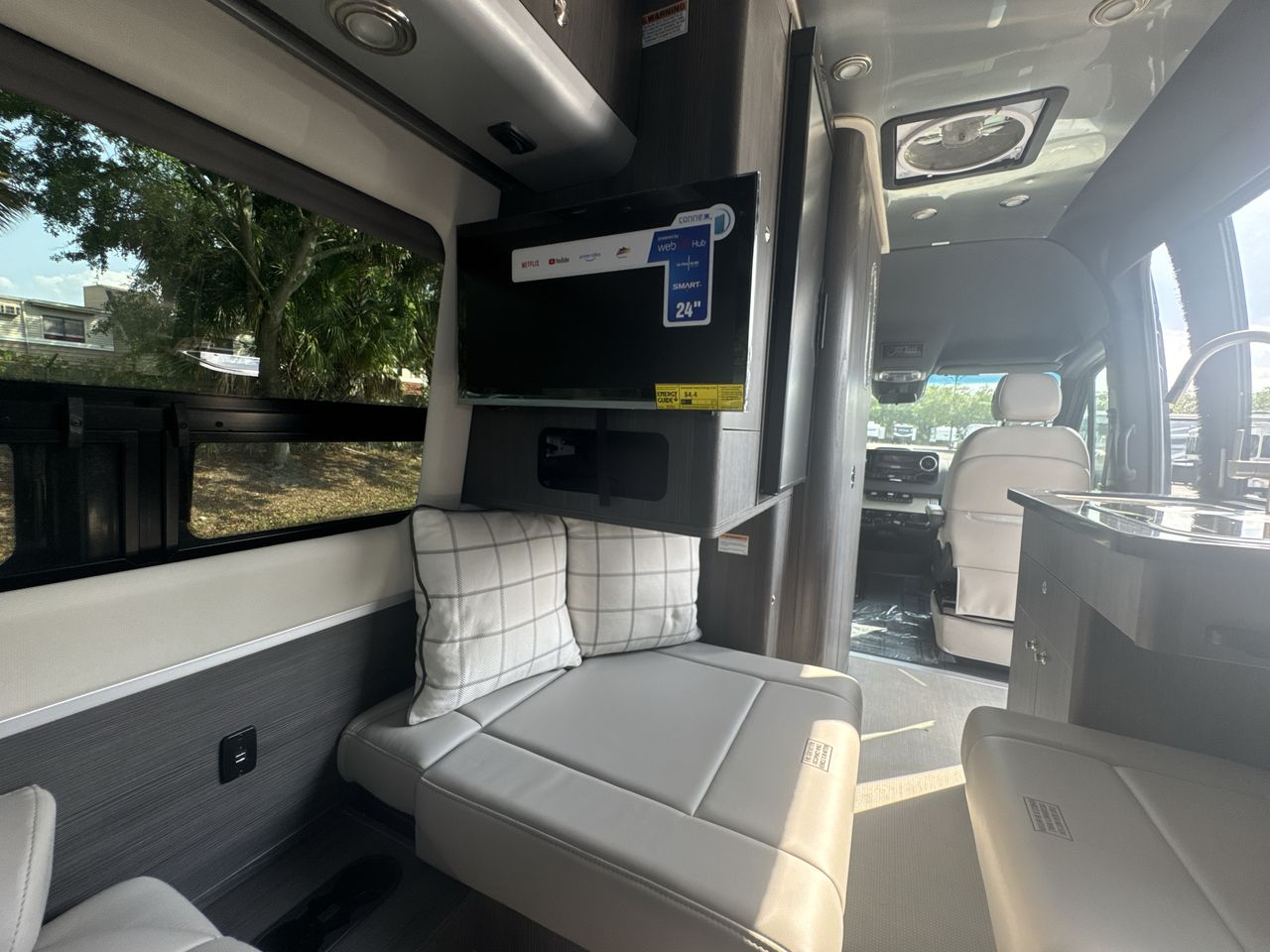 2025 Airstream 19 Base