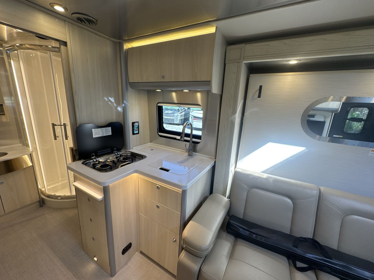 2026 Airstream Murphy Suite Base
