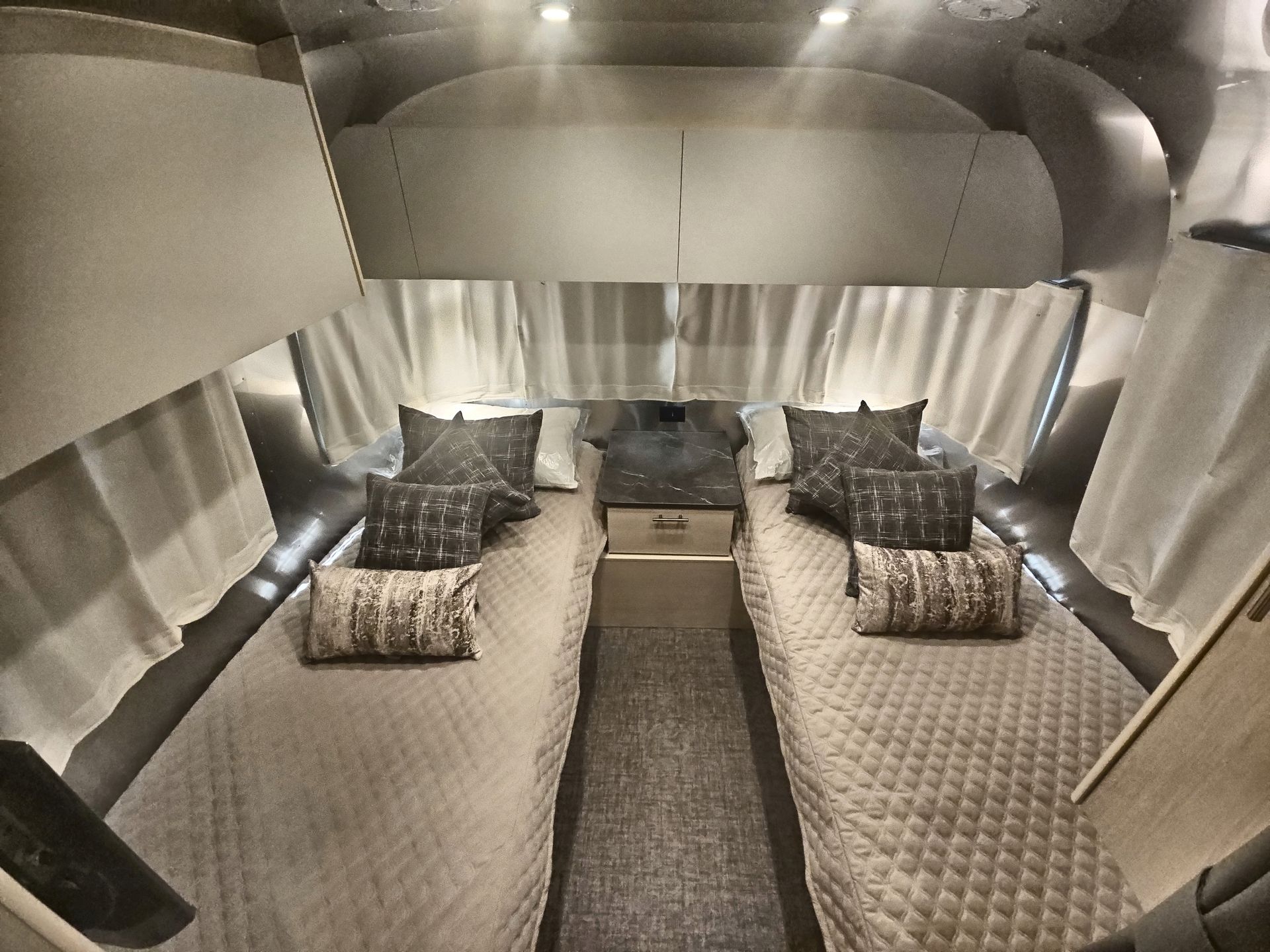 2026 Airstream 25FBT Base