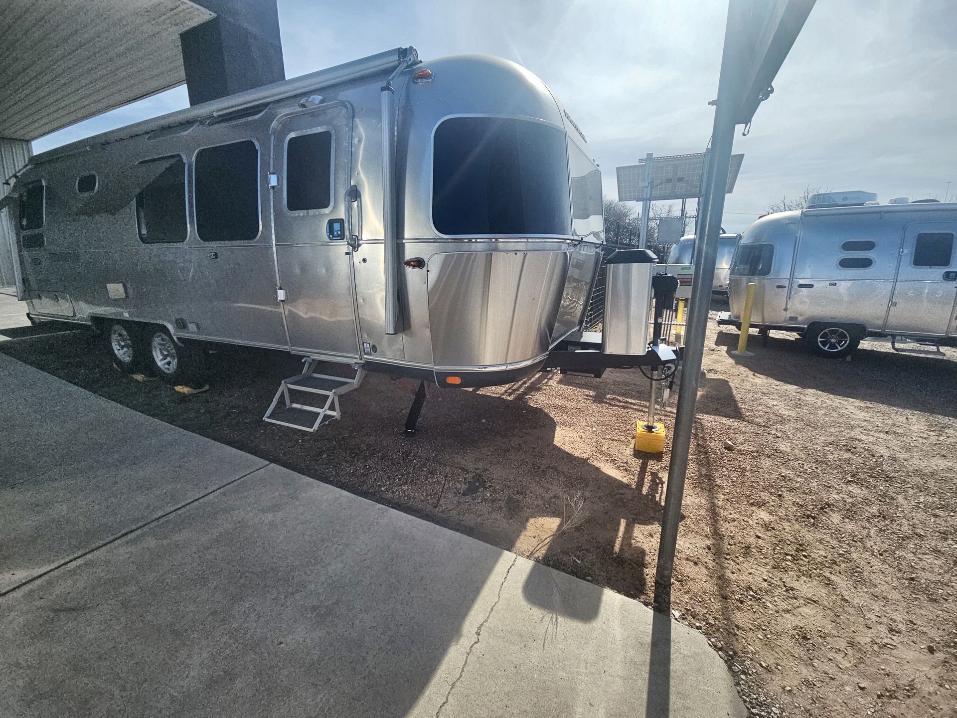 2026 Airstream 28RBT Base