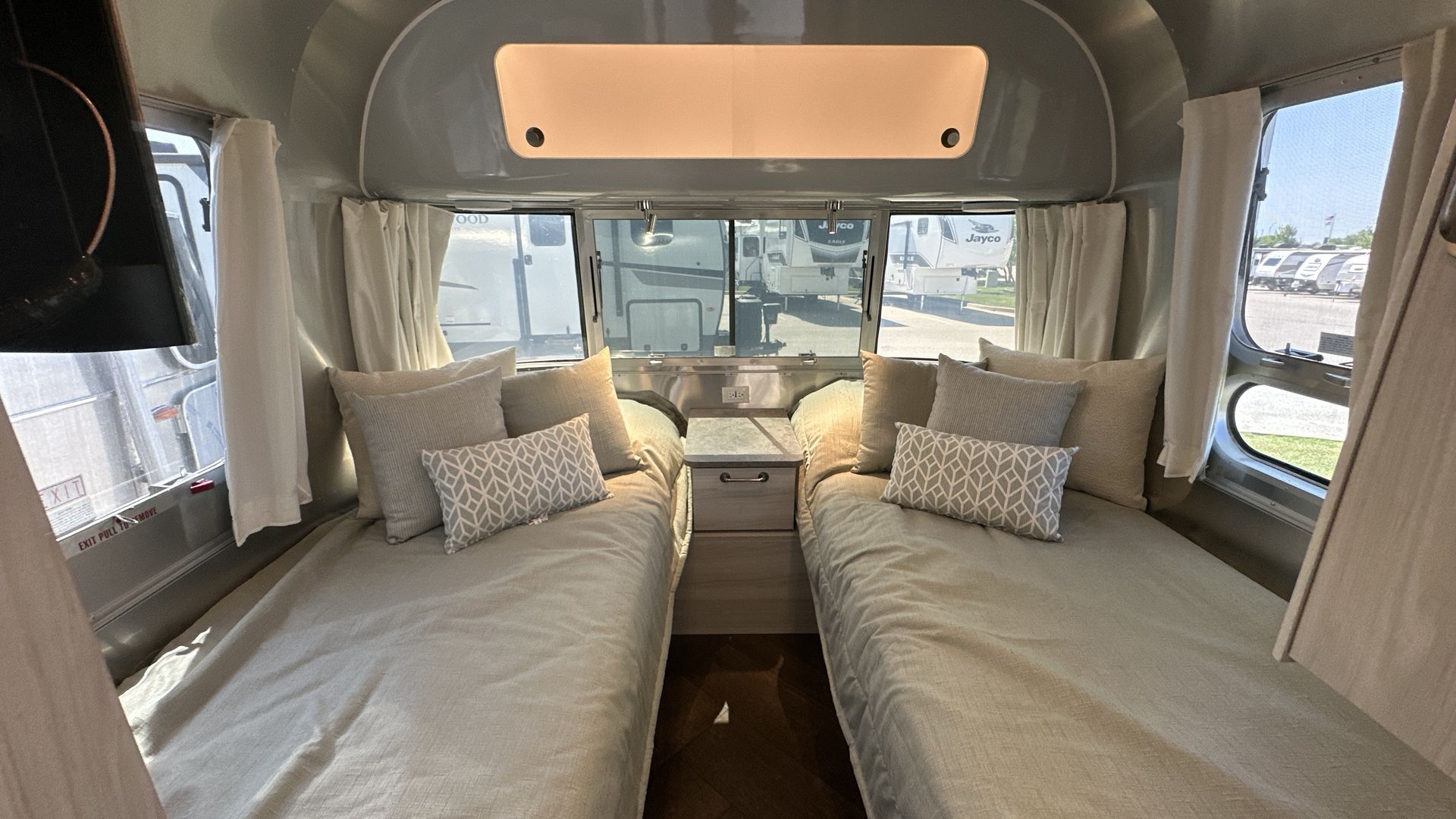2025 Airstream 23FBT Base