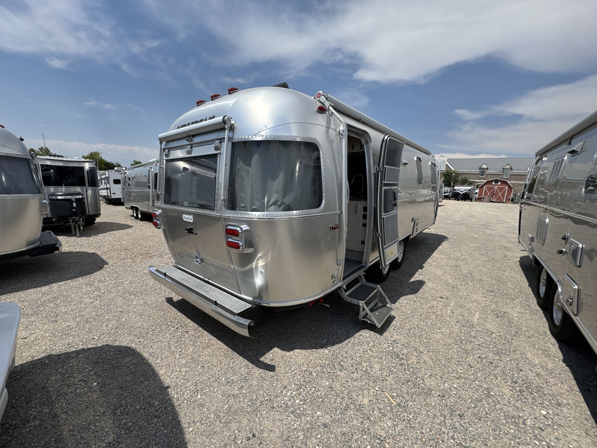 2026 Airstream 27FBQ Base