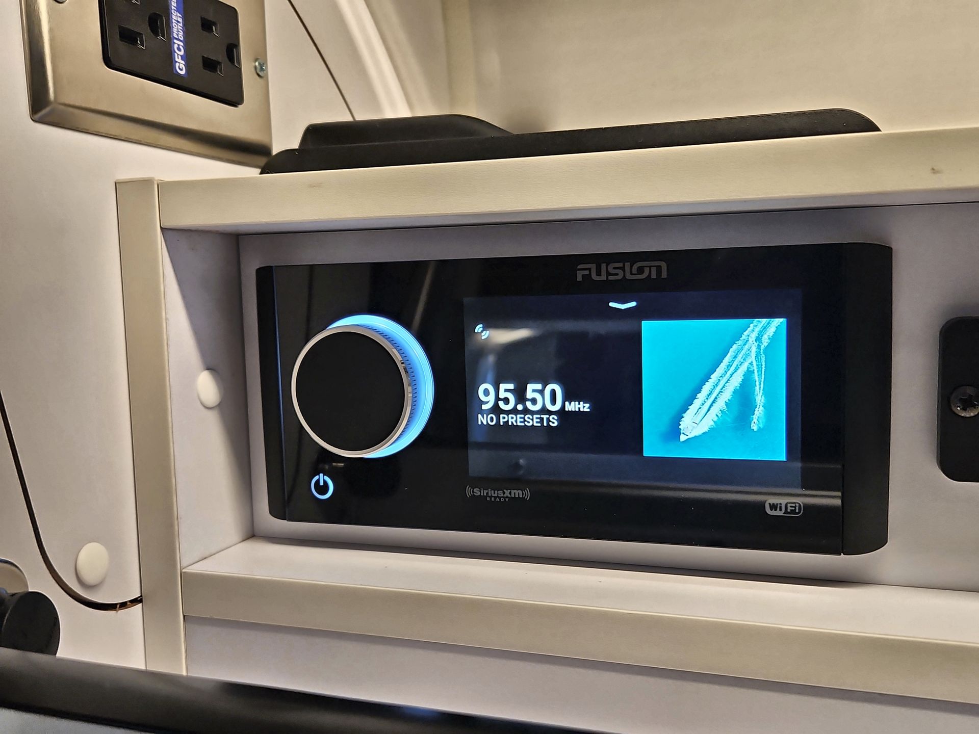 2026 Airstream 27FBT Base