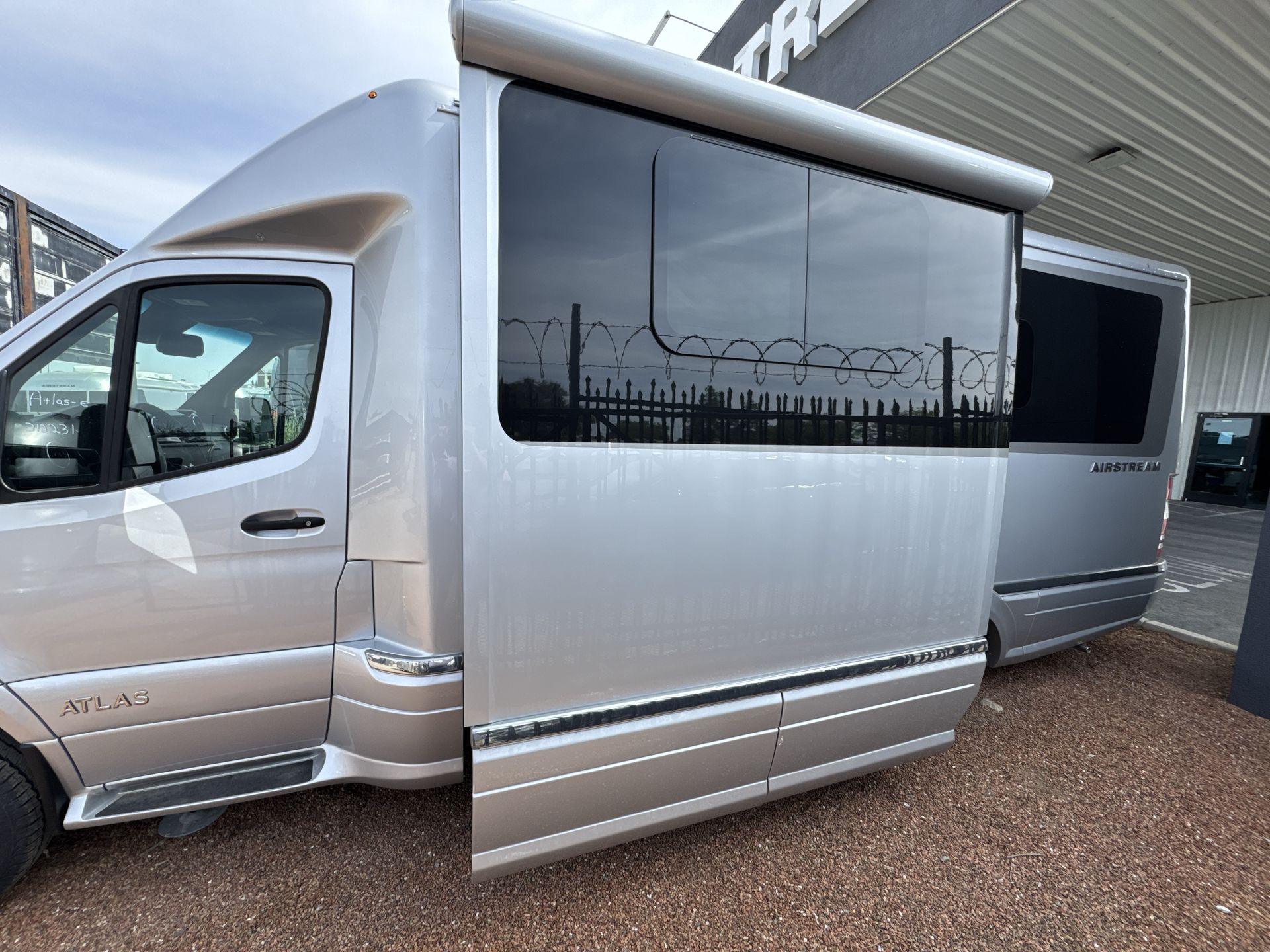 2025 Airstream Murphy Suite Base