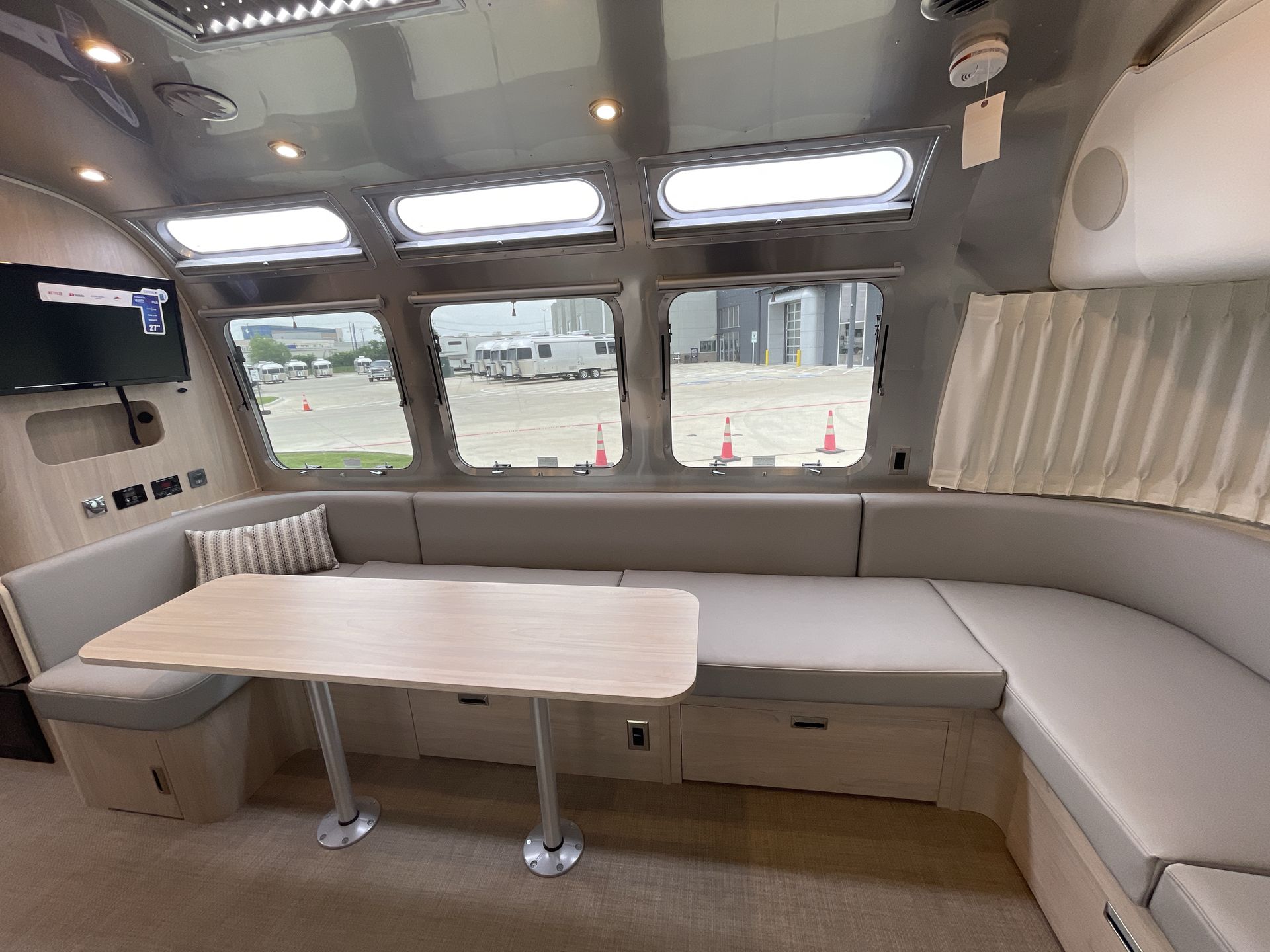 2026 Airstream 30RBT Base