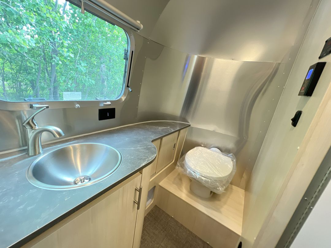 2025 Airstream 23FBQ Base