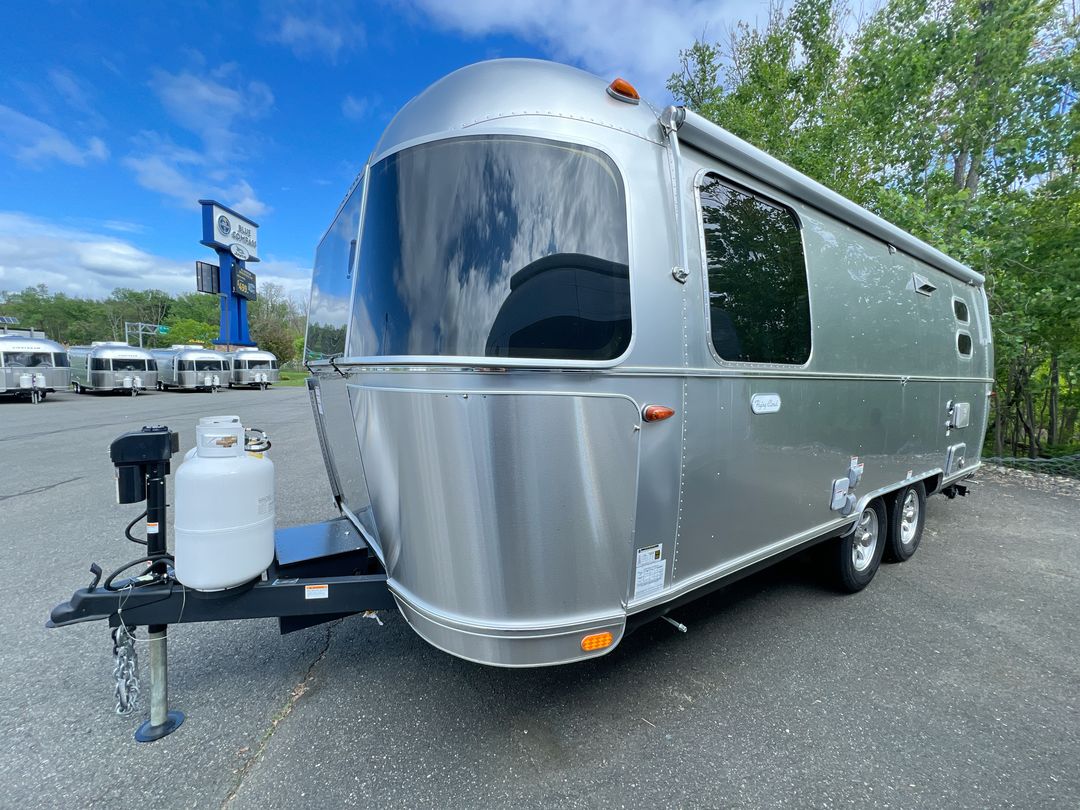 2025 Airstream 23FBQ Base