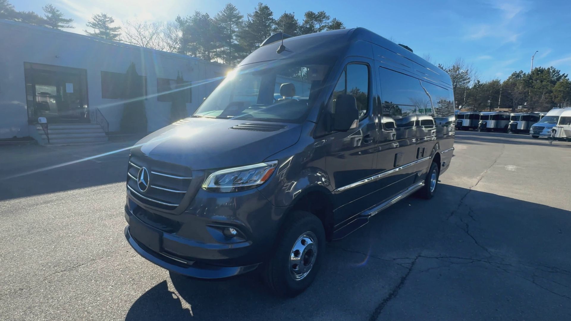 2025 Airstream 24 GL Base