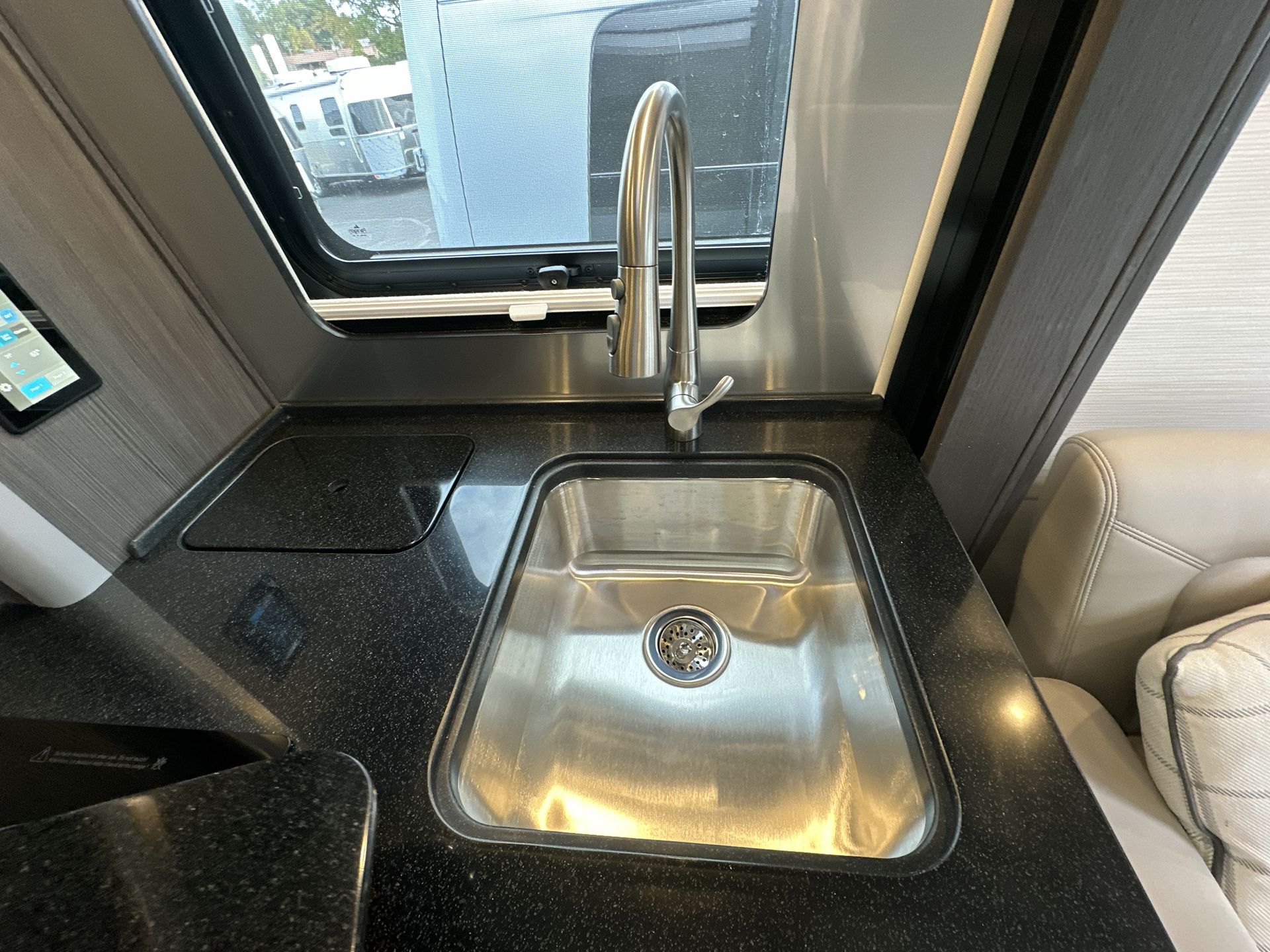 2026 Airstream Murphy Suite Base