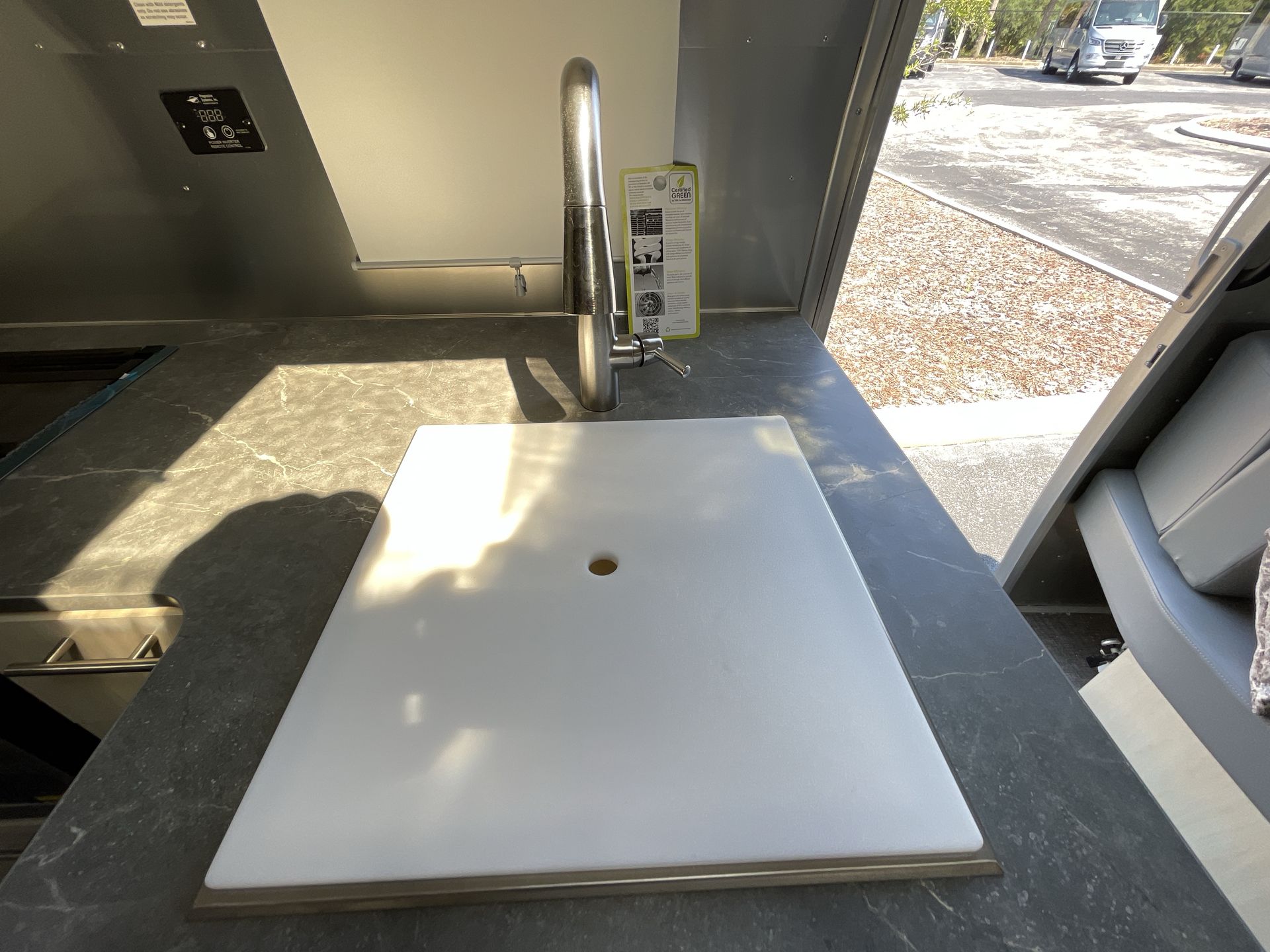 2026 Airstream 25FBQ Base