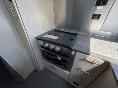 2026 Airstream 25FBQ Base