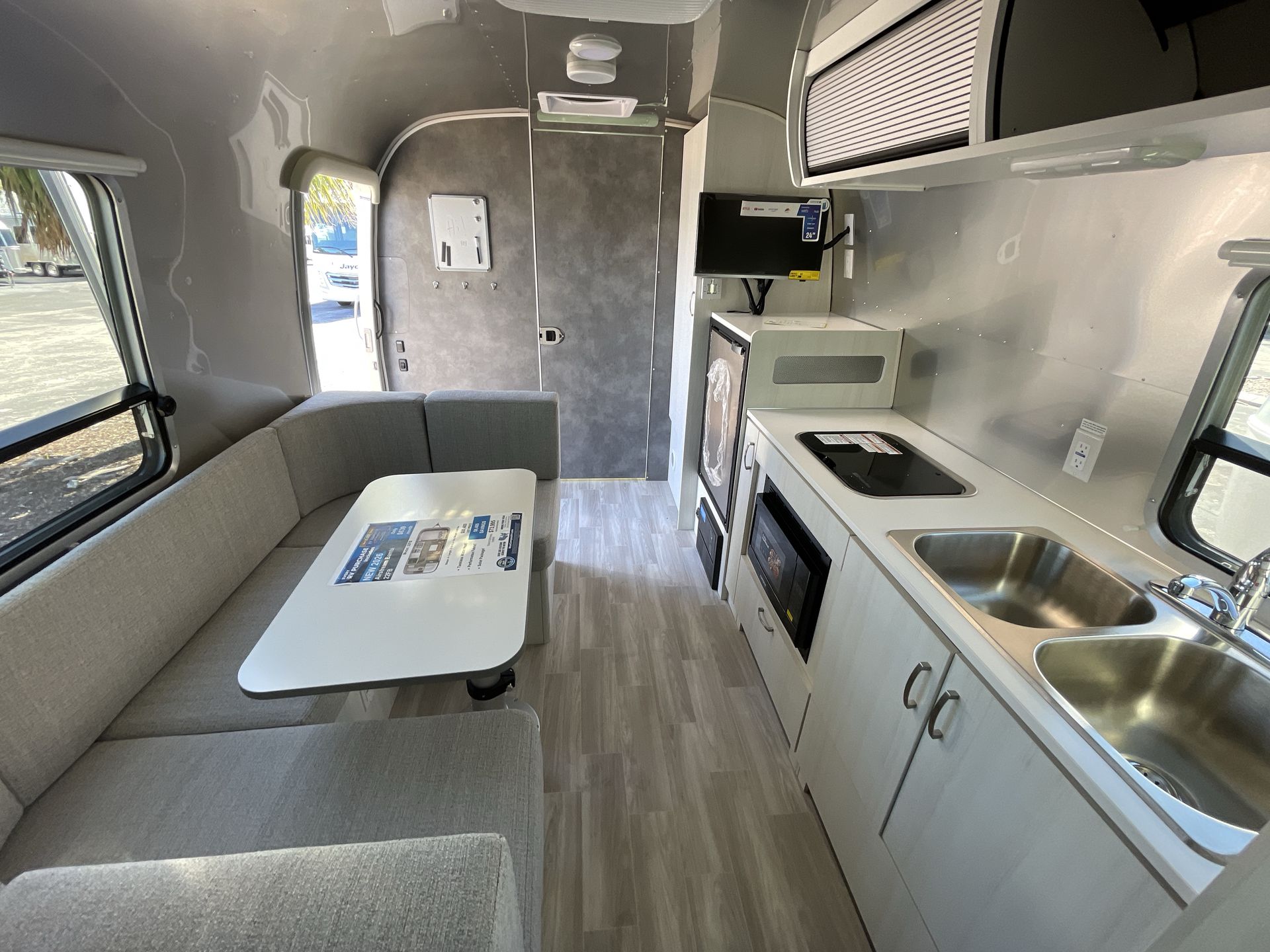2026 Airstream 22FB Base