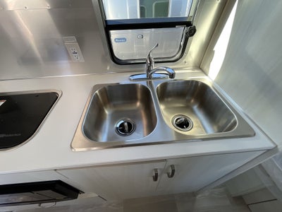 2026 Airstream 22FB Base