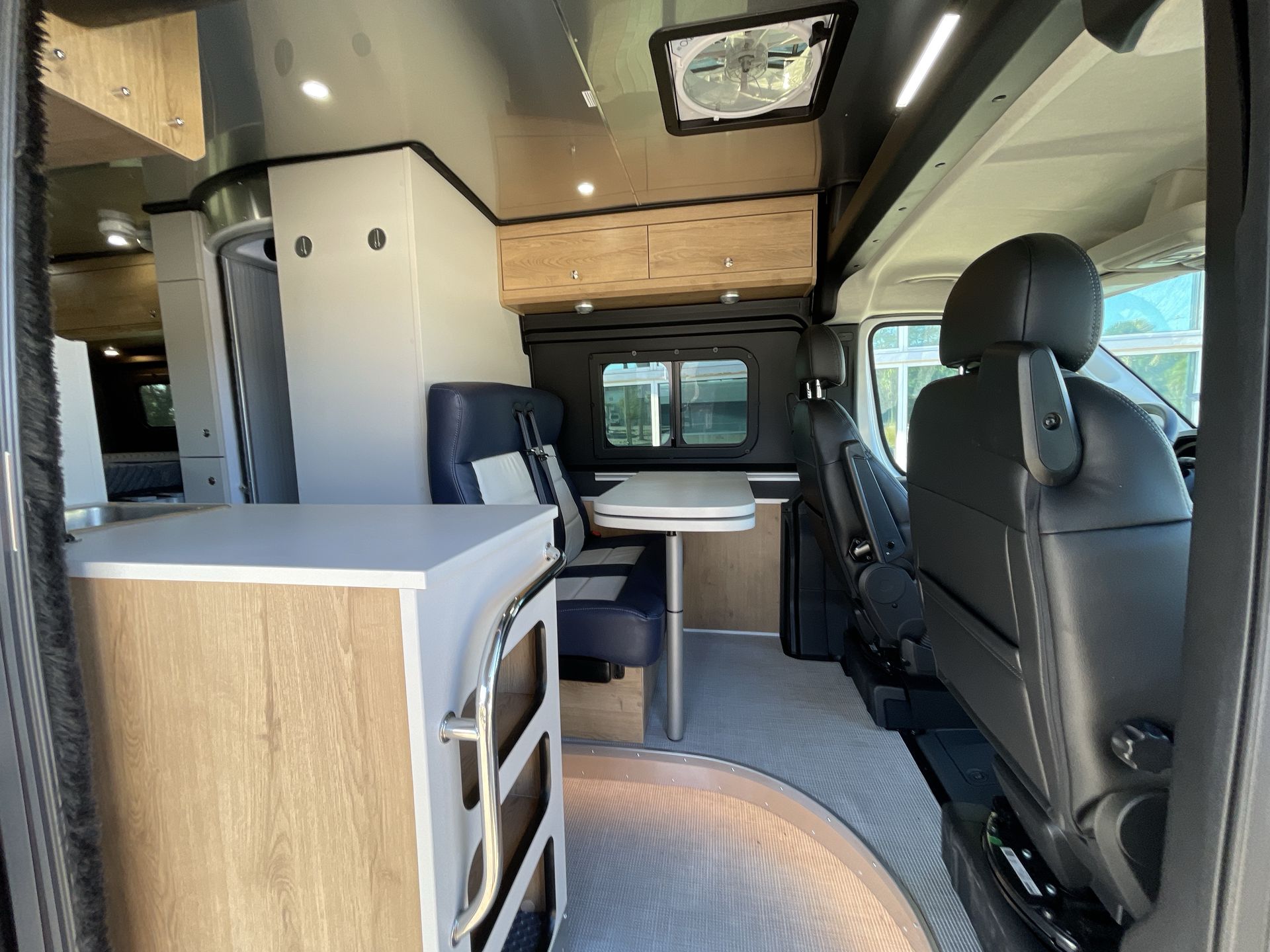 2026 Airstream Rangeline Base