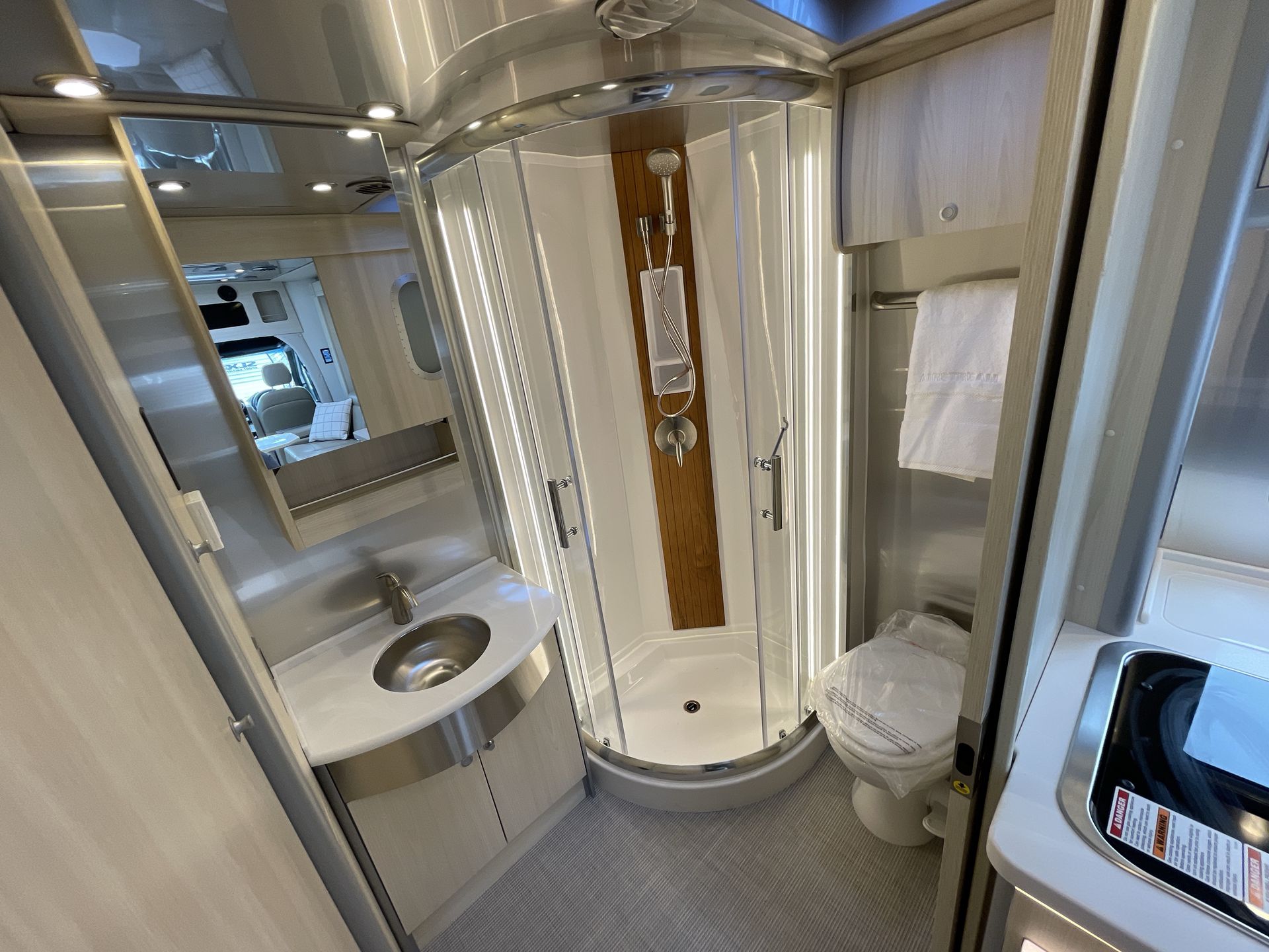 2025 Airstream Murphy Suite Base