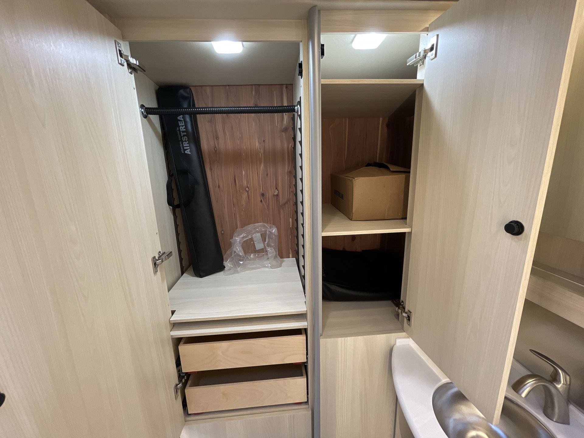 2025 Airstream Murphy Suite Base