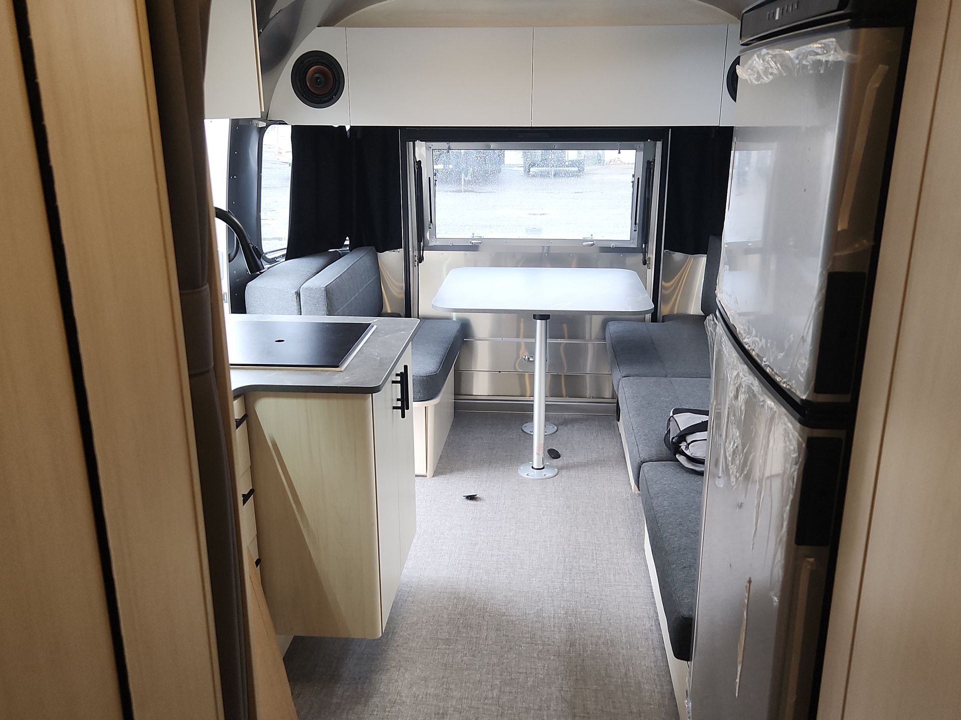 2025 Airstream 25FBT Base