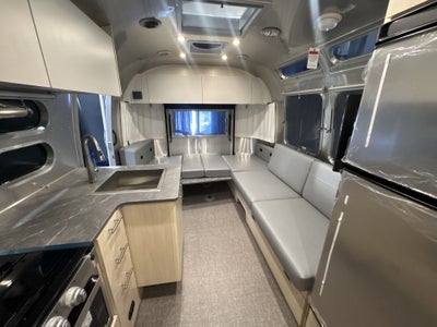 2026 Airstream 25FBQ Base
