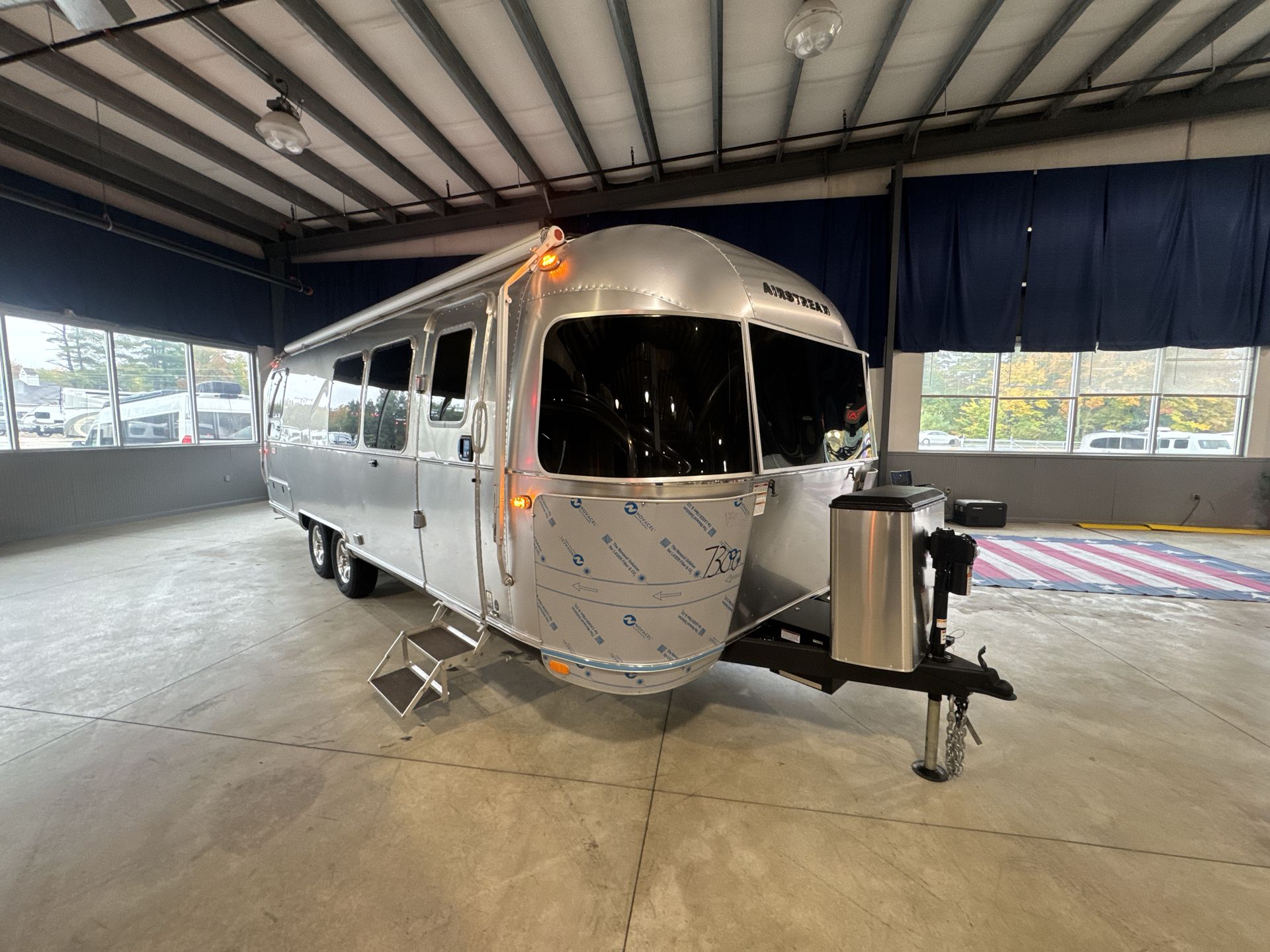 2026 Airstream 28RBT Base
