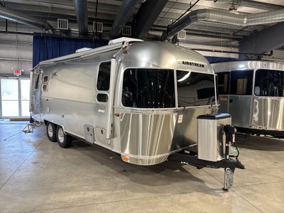 2025 Airstream 25FBQ Base