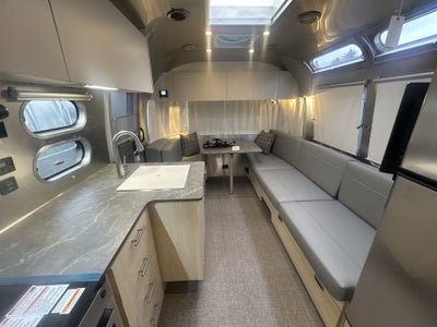 2025 Airstream 27FBT Base