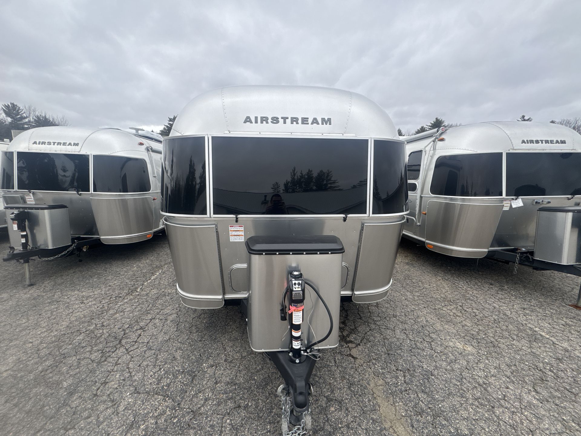 2025 Airstream 27FBT Base