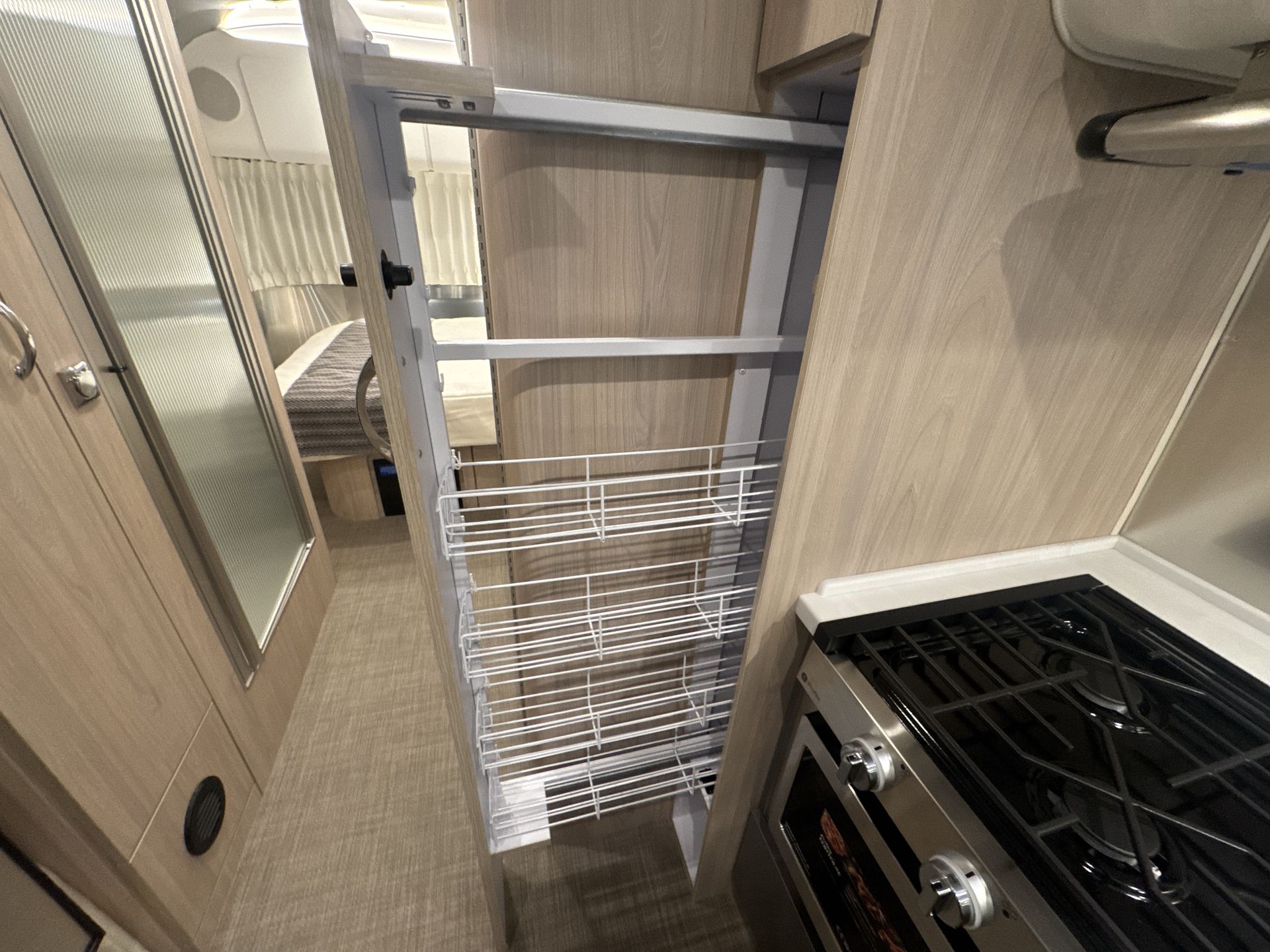 2025 Airstream 25FBQ Base