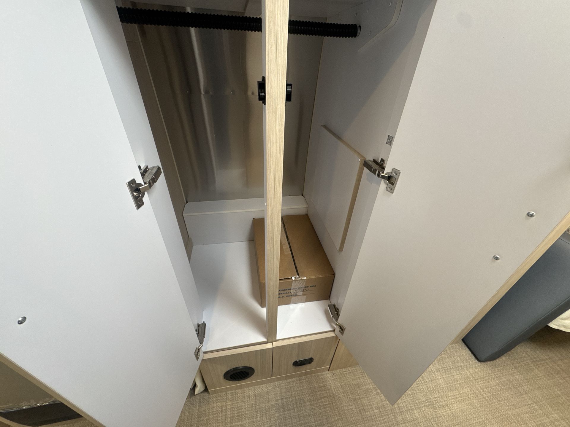 2026 Airstream 27FBT Base