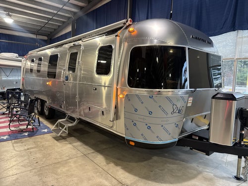 2026 Airstream 33FBT Base