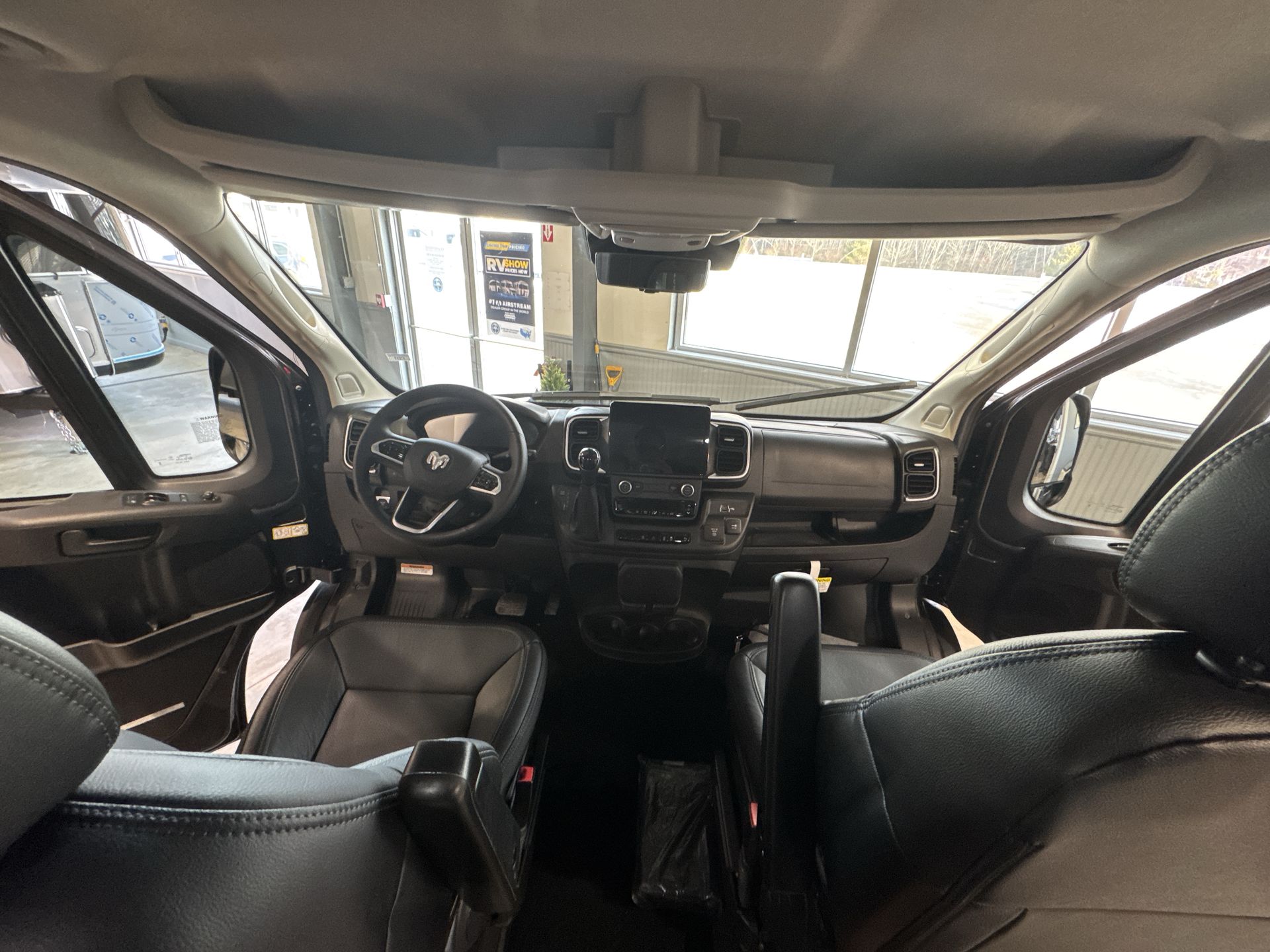 2026 Airstream Rangeline Base