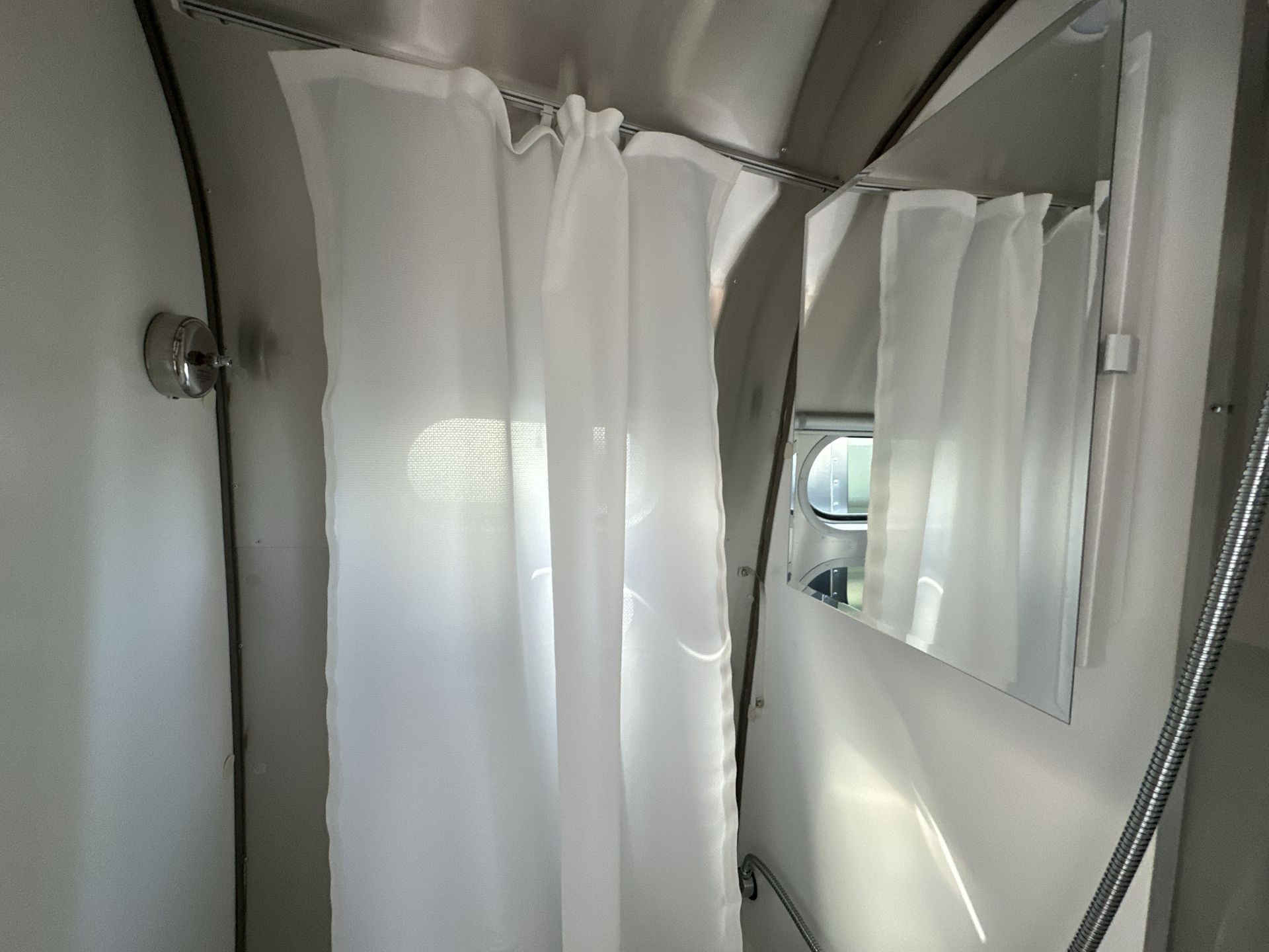 2026 Airstream 16RB Base