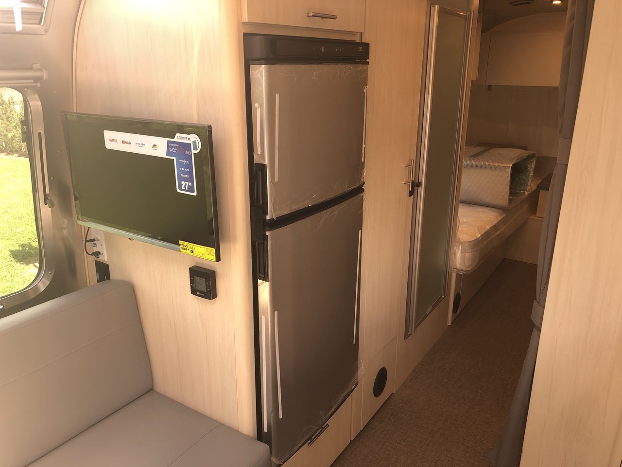2026 Airstream 25FBT Base