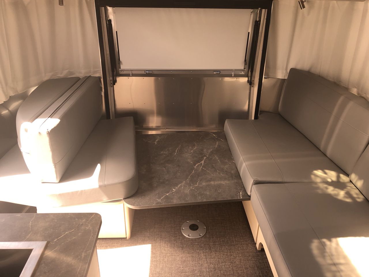 2026 Airstream 25FBT Base