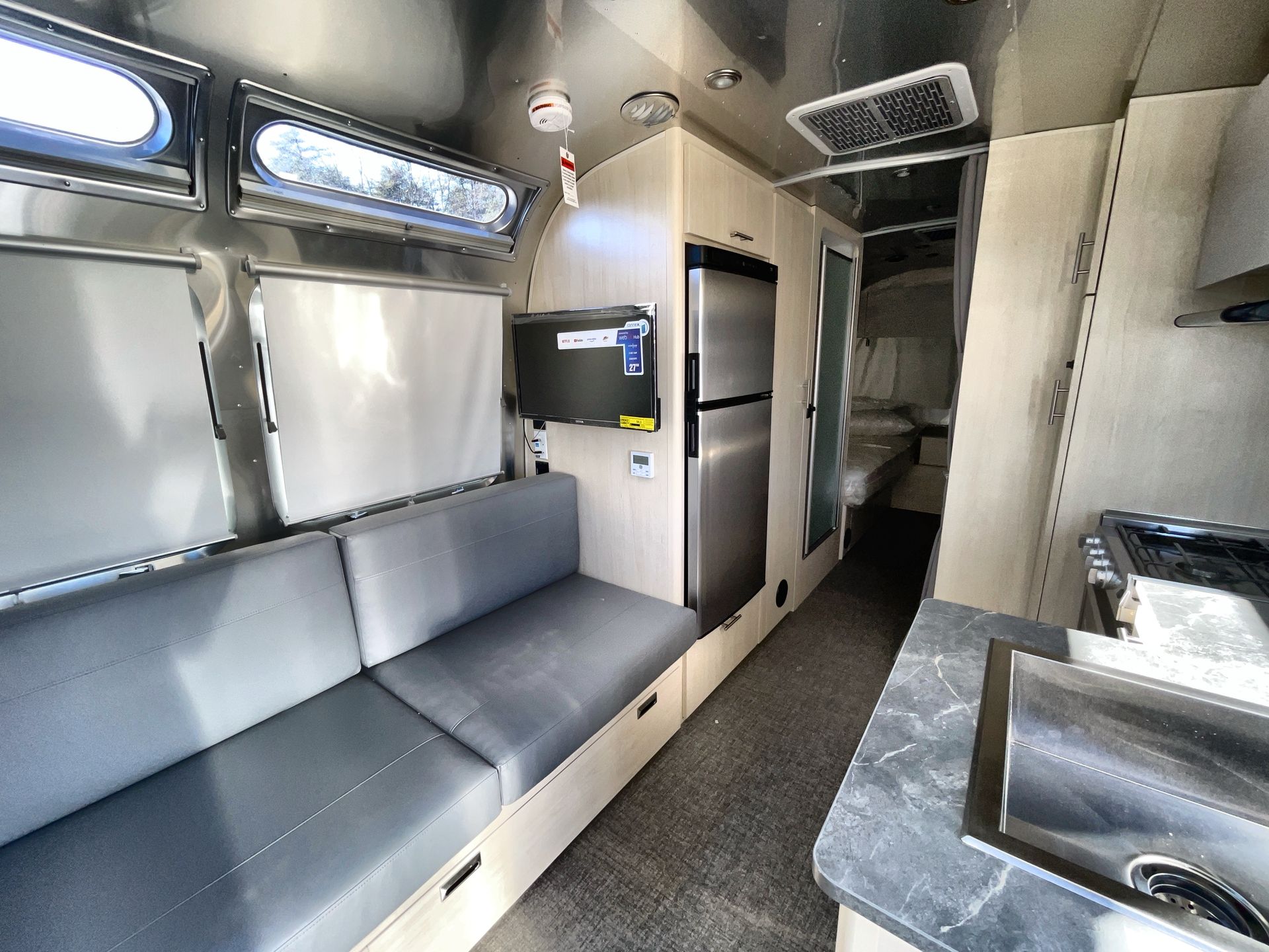 2026 Airstream 25FBT Base