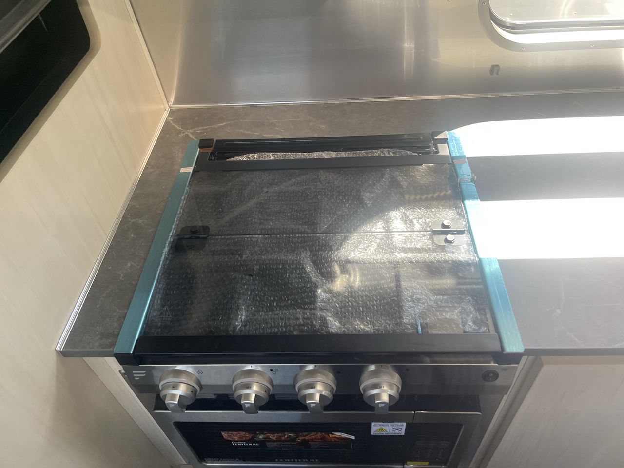 2026 Airstream 28RBQ Base