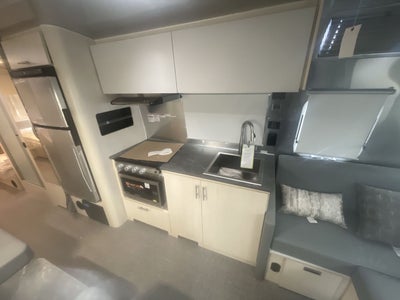 2026 Airstream 28RBT Base