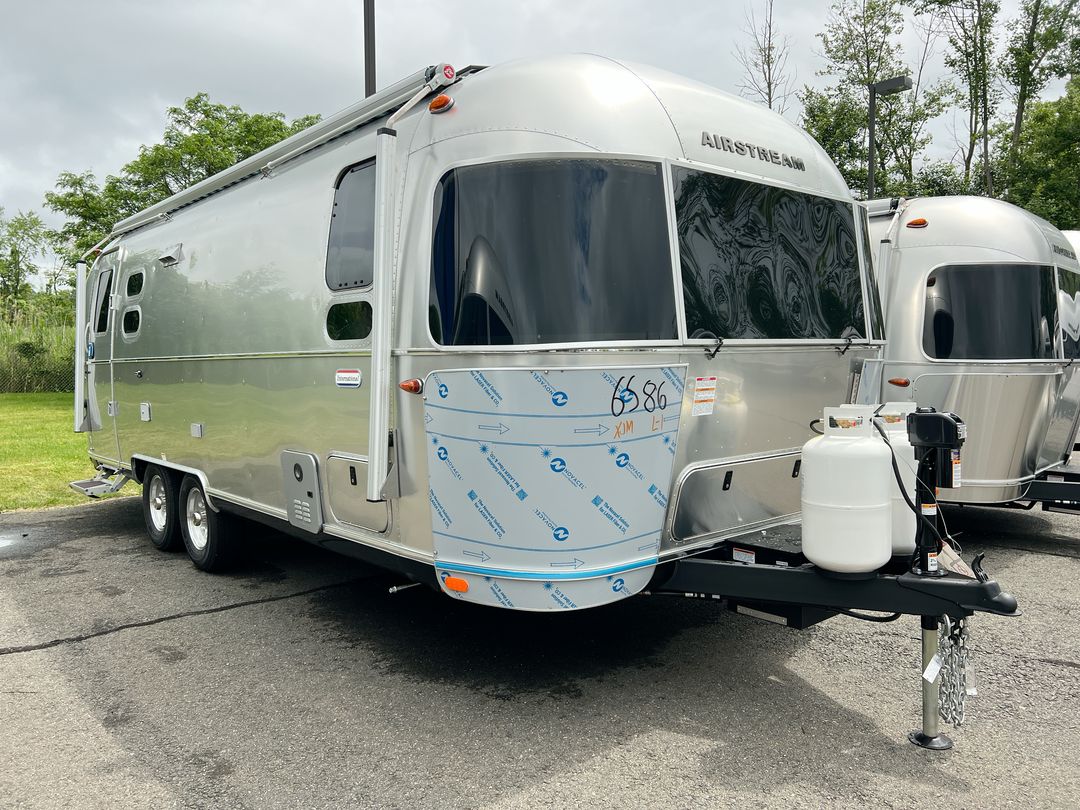 2025 Airstream 25FBT Base