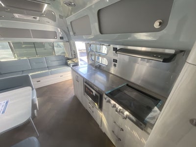 2026 Airstream 30RBT Base