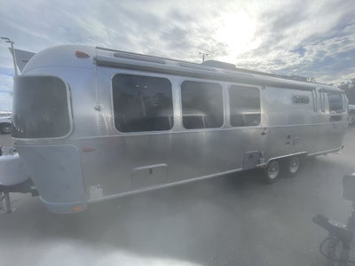2026 Airstream 30RBQ Base