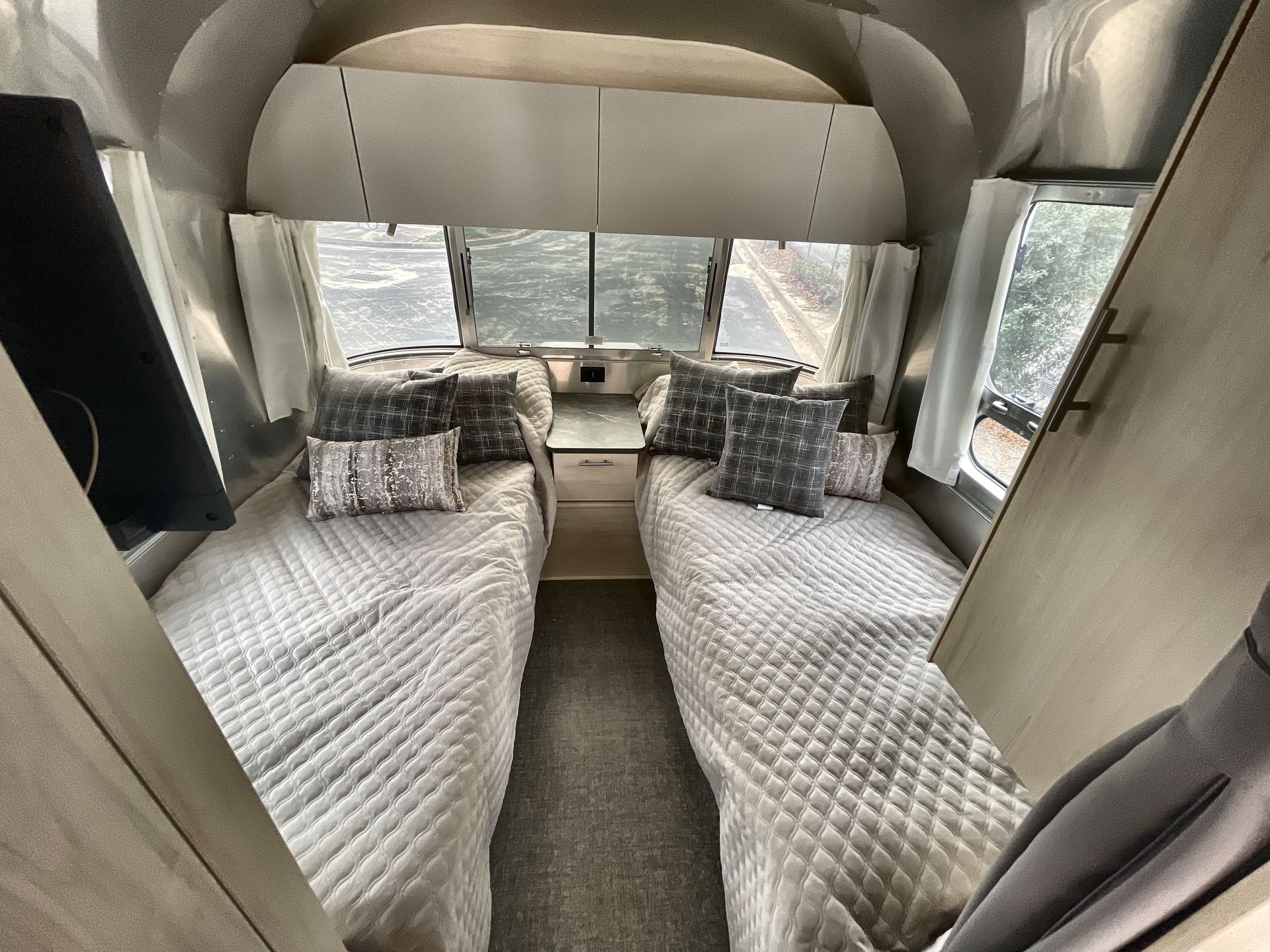 2026 Airstream 23FBT Base