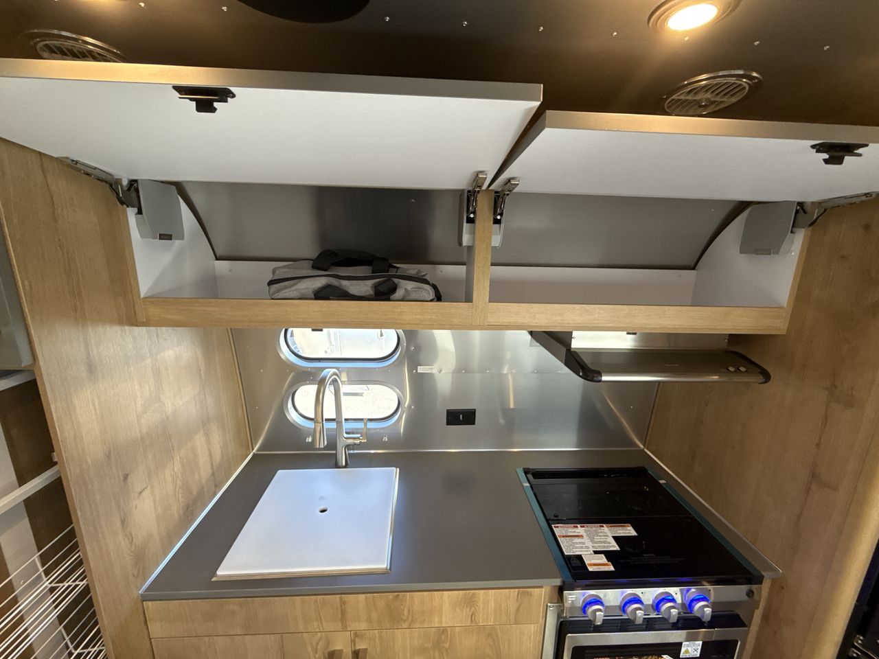 2026 Airstream 23FBT Base