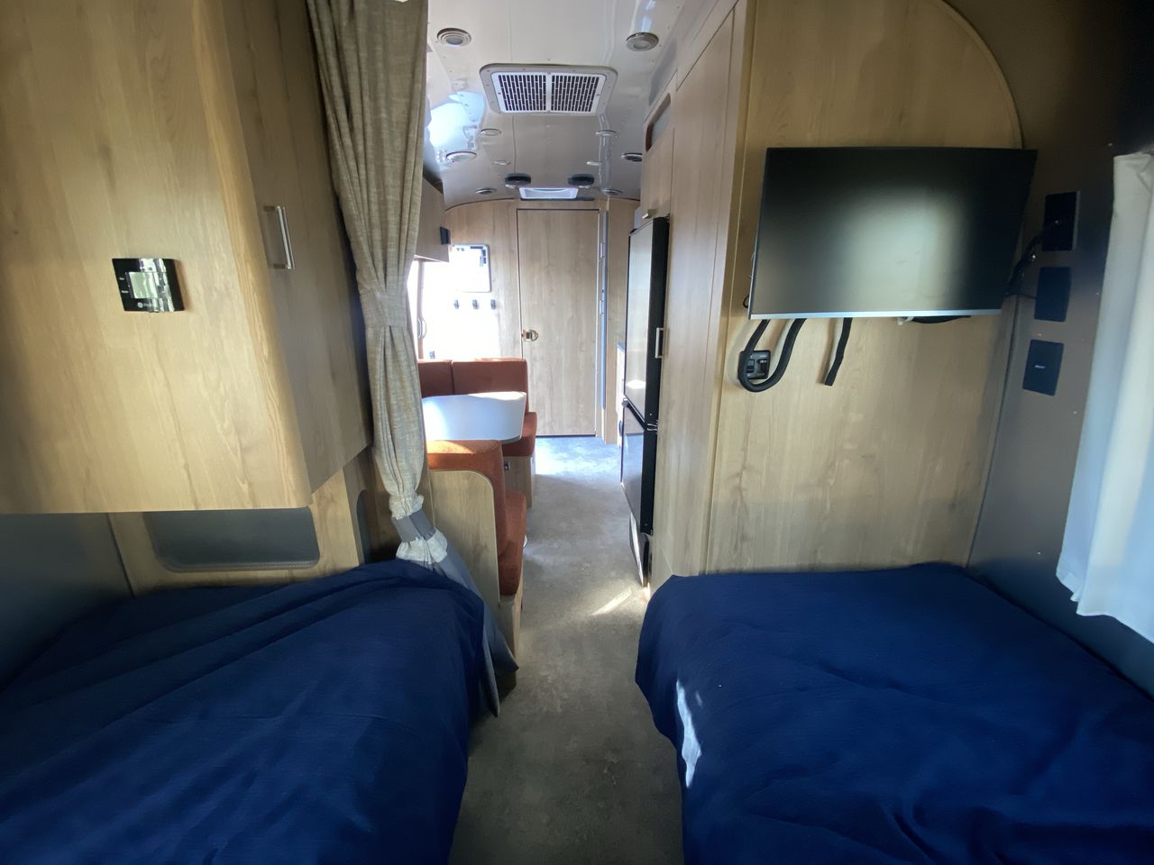 2025 Airstream 23FBT Base
