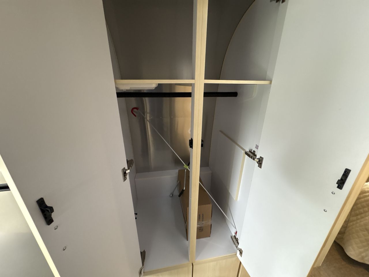 2025 Airstream 27FBQ Base