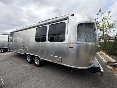 2025 Airstream 27FBQ Base