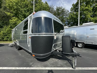 2025 Airstream 27FBQ Base