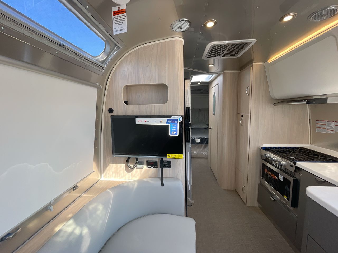 2026 Airstream 27FBQ Base
