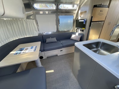 2026 Airstream 27FBT Base